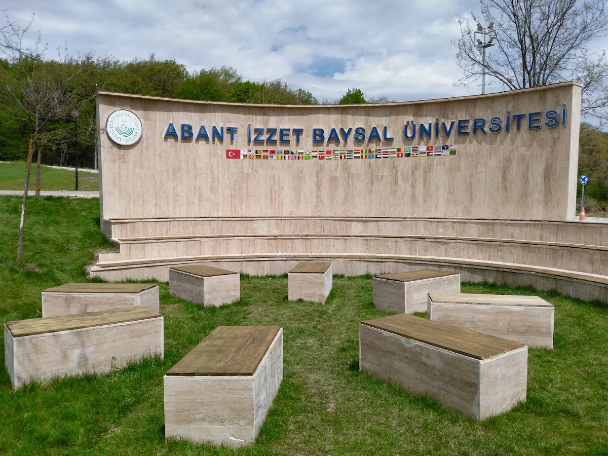 BOLU ABANT İZZET BAYSAL ÜNİVERSİTESİ Kampüs Fotoğrafı