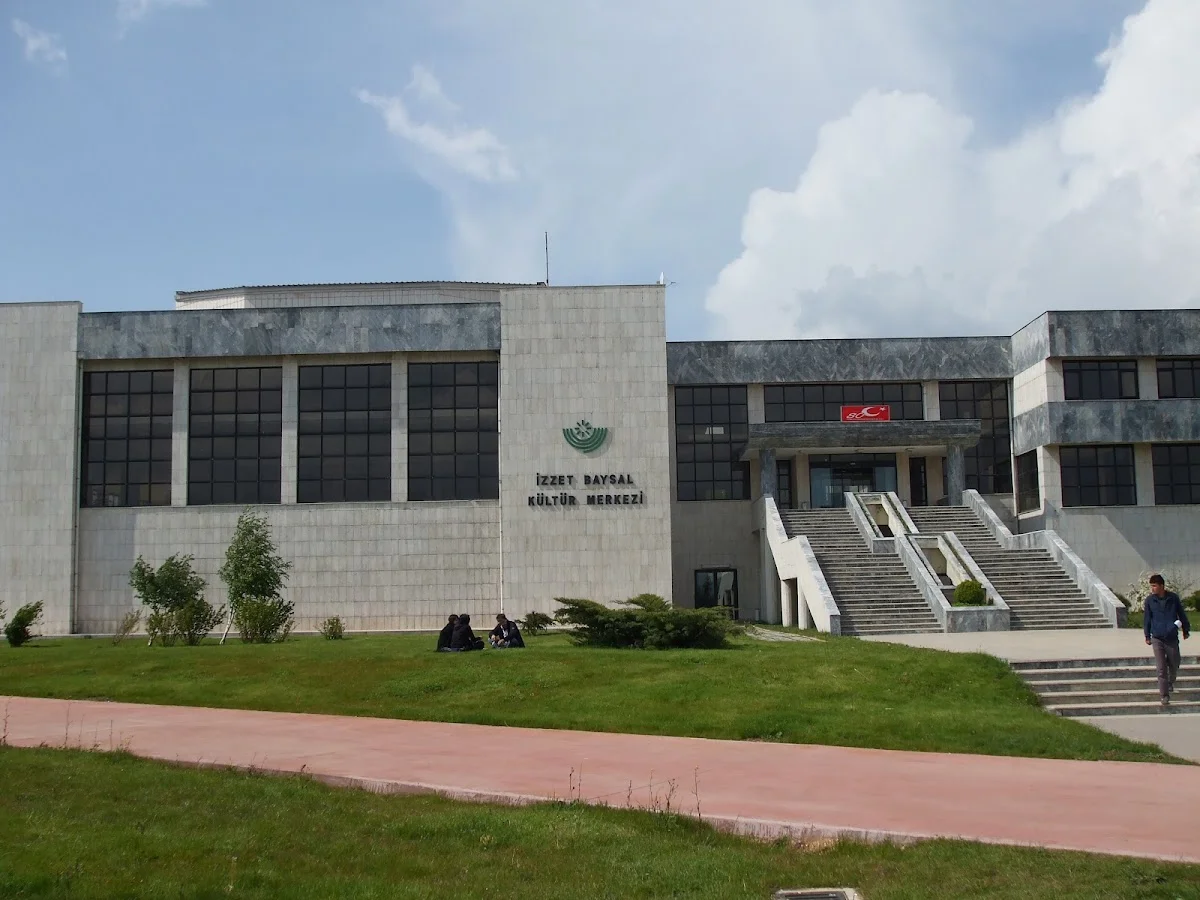 BOLU ABANT İZZET BAYSAL ÜNİVERSİTESİ Kampüs Fotoğrafı