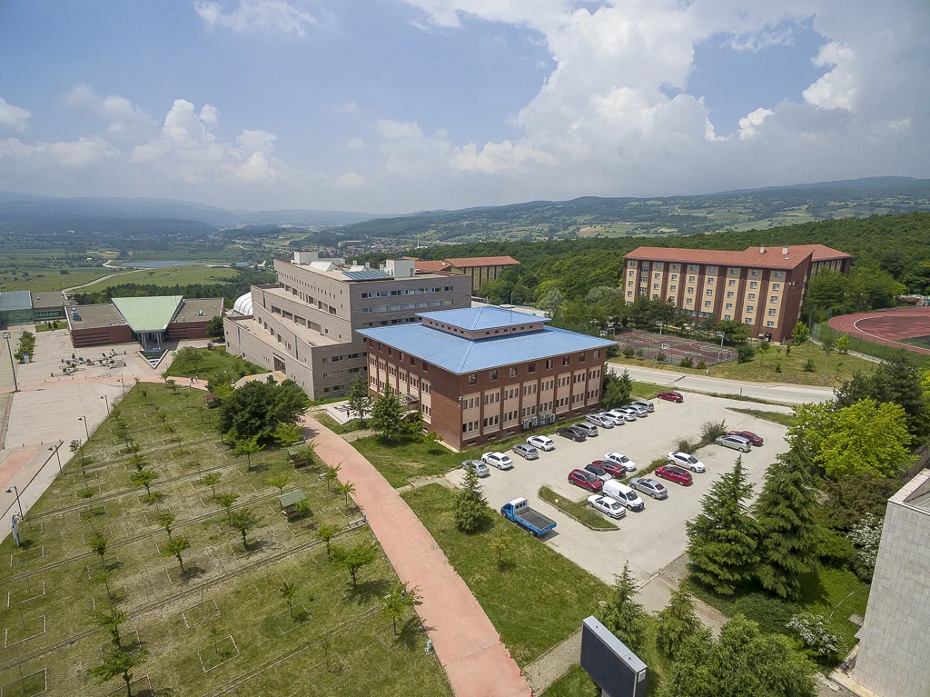 BOLU ABANT İZZET BAYSAL ÜNİVERSİTESİ Kampüs Fotoğrafı