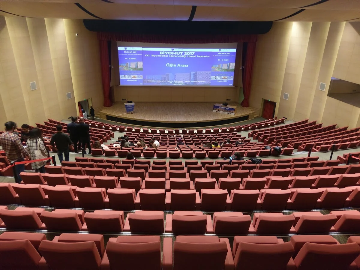 ACIBADEM MEHMET ALİ AYDINLAR ÜNİVERSİTESİ Kampüs Fotoğrafı