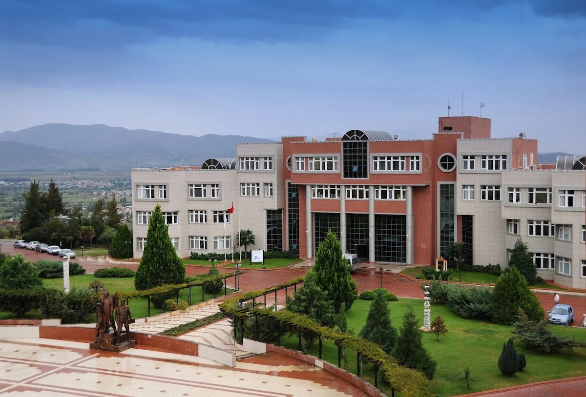 AYDIN ADNAN MENDERES ÜNİVERSİTESİ Kampüs Fotoğrafı