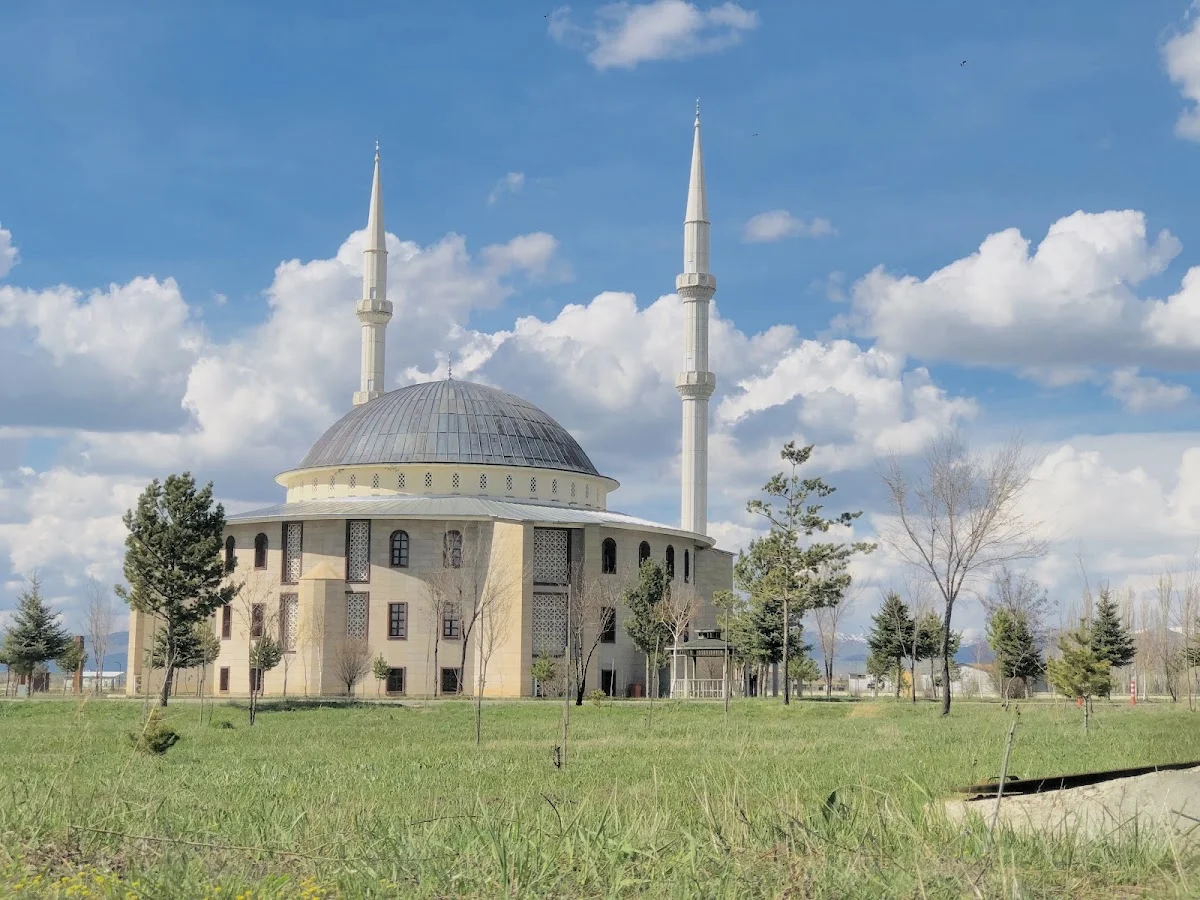 AĞRI İBRAHİM ÇEÇEN ÜNİVERSİTESİ Kampüs Fotoğrafı
