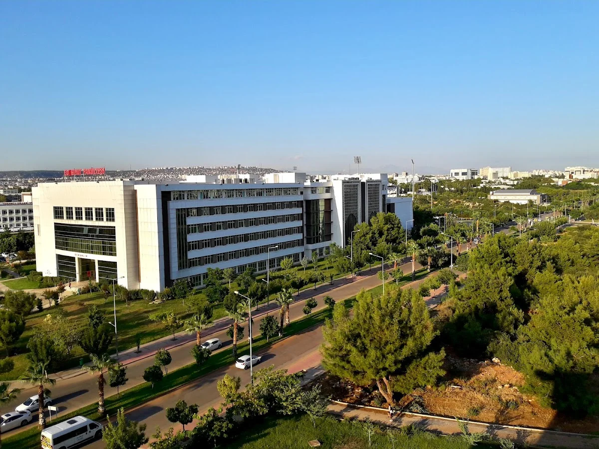 AKDENİZ ÜNİVERSİTESİ Kampüs Fotoğrafı