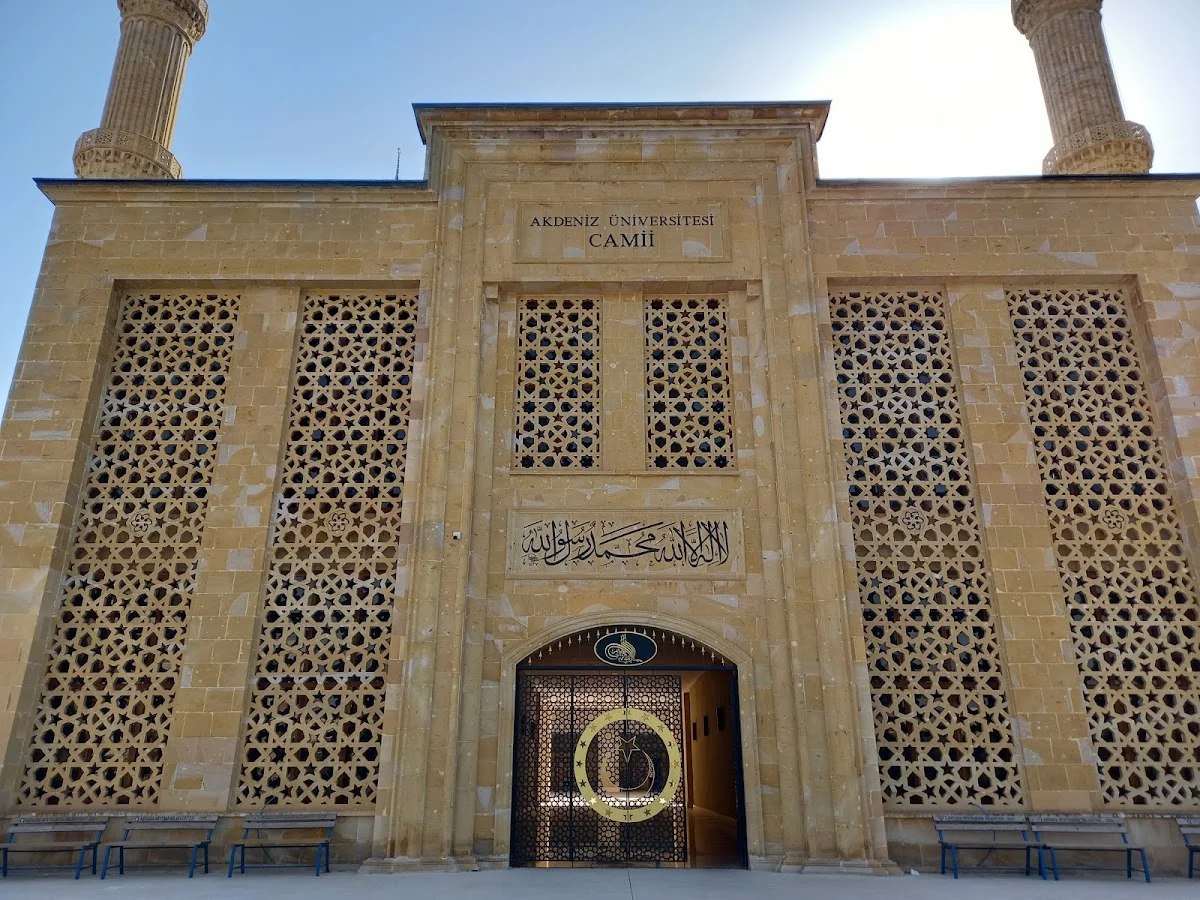 AKDENİZ ÜNİVERSİTESİ Kampüs Fotoğrafı