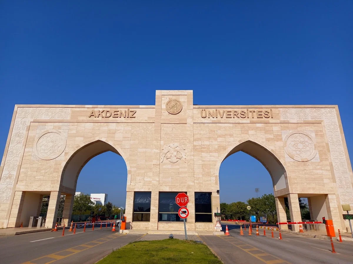 AKDENİZ ÜNİVERSİTESİ