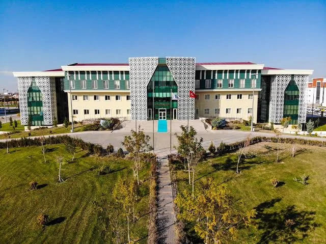 AKSARAY ÜNİVERSİTESİ Kampüs Fotoğrafı