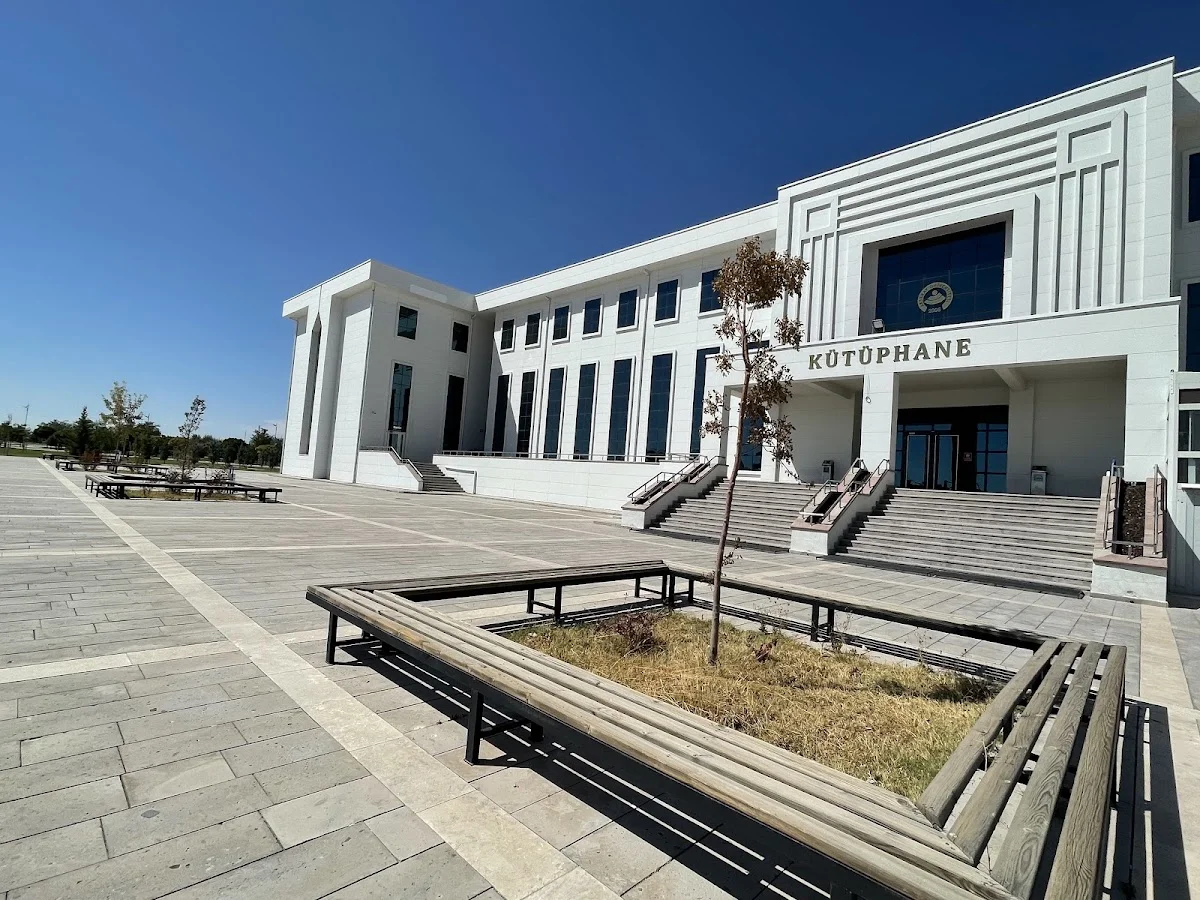 AKSARAY ÜNİVERSİTESİ Kampüs Fotoğrafı