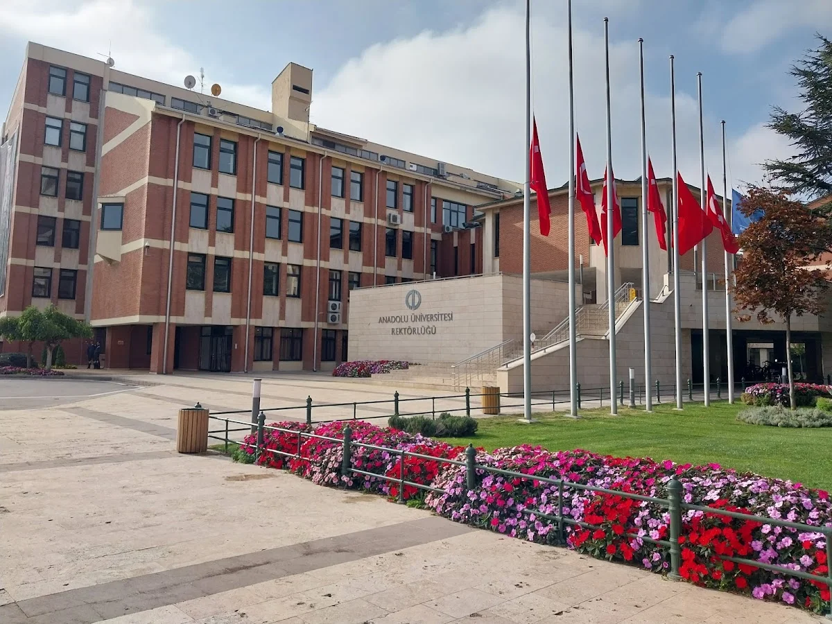 ANADOLU ÜNİVERSİTESİ Kampüs Fotoğrafı