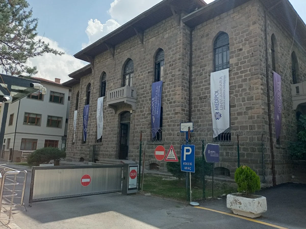 ANKARA MEDİPOL ÜNİVERSİTESİ Kampüs Fotoğrafı