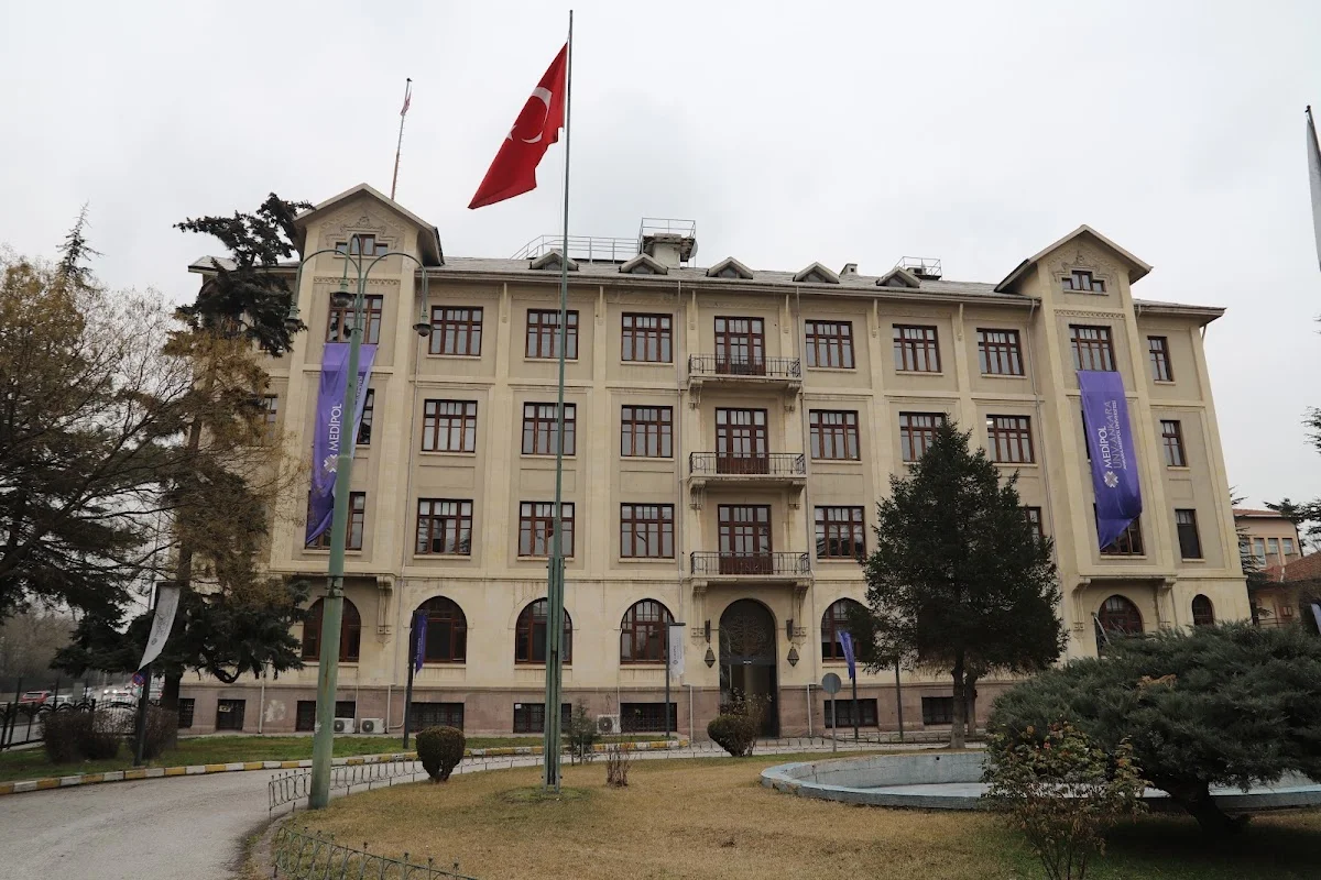ANKARA MEDİPOL ÜNİVERSİTESİ
