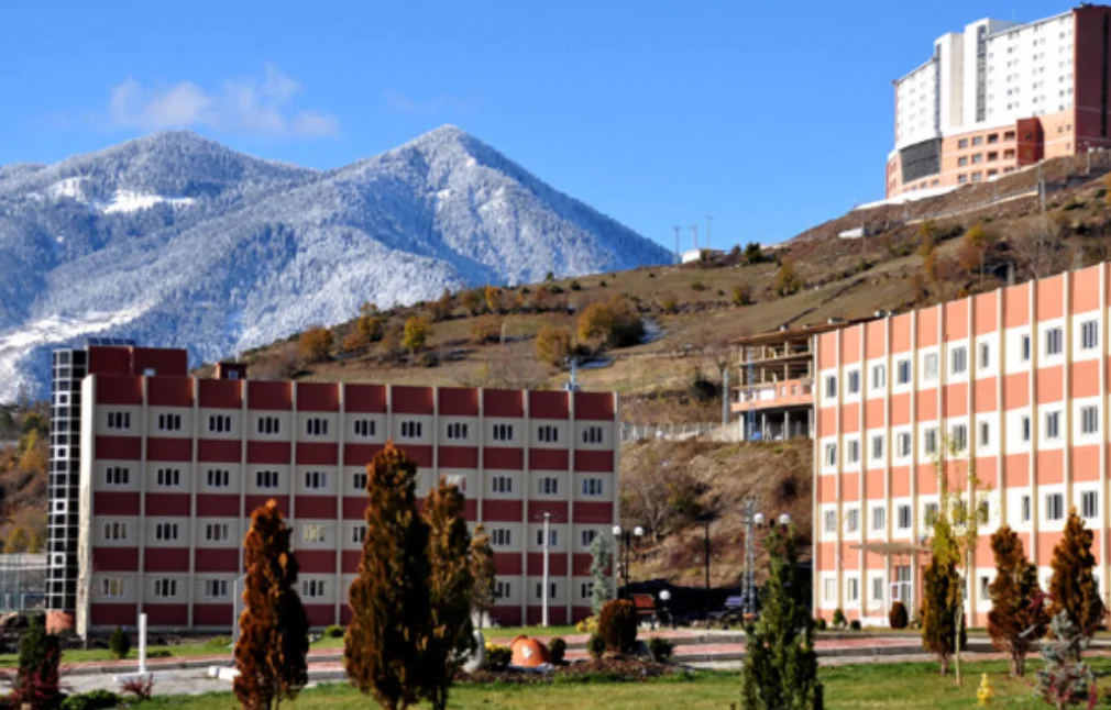 ARTVİN ÇORUH ÜNİVERSİTESİ Kampüs Fotoğrafı