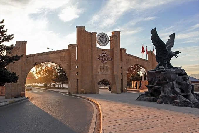 ATATÜRK ÜNİVERSİTESİ