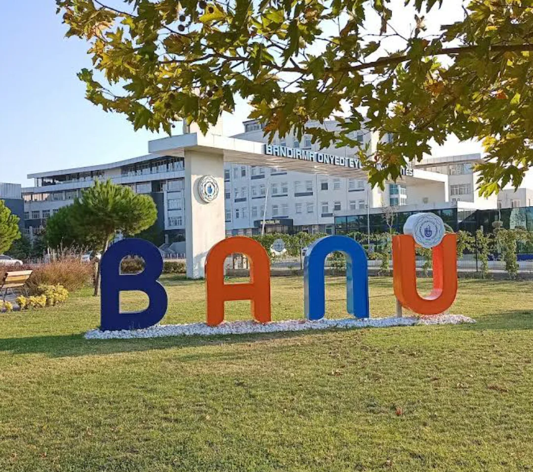 BANDIRMA ONYEDİ EYLÜL ÜNİVERSİTESİ Kampüs Fotoğrafı
