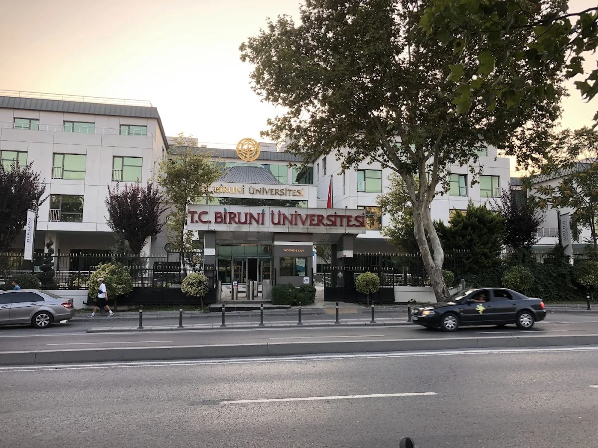BİRUNİ ÜNİVERSİTESİ Kampüs Fotoğrafı