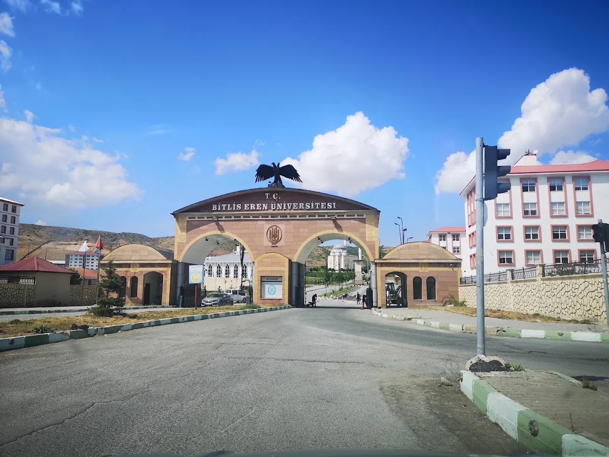 BİTLİS EREN ÜNİVERSİTESİ Kampüs Fotoğrafı