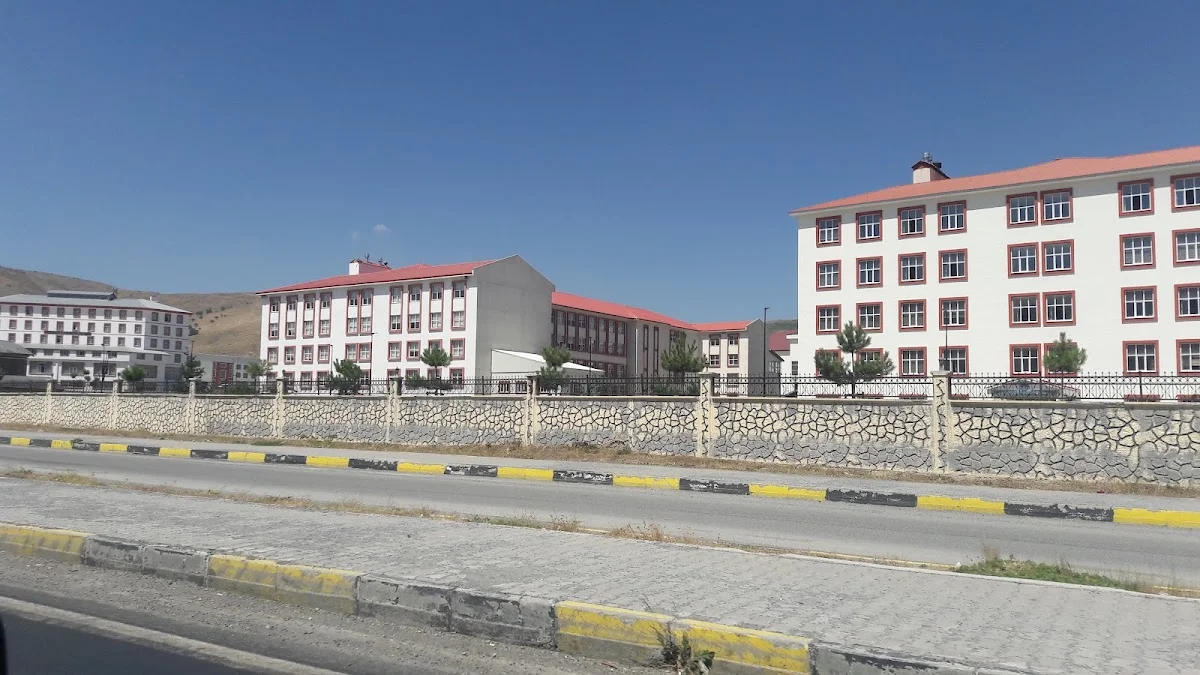 BİTLİS EREN ÜNİVERSİTESİ Kampüs Fotoğrafı