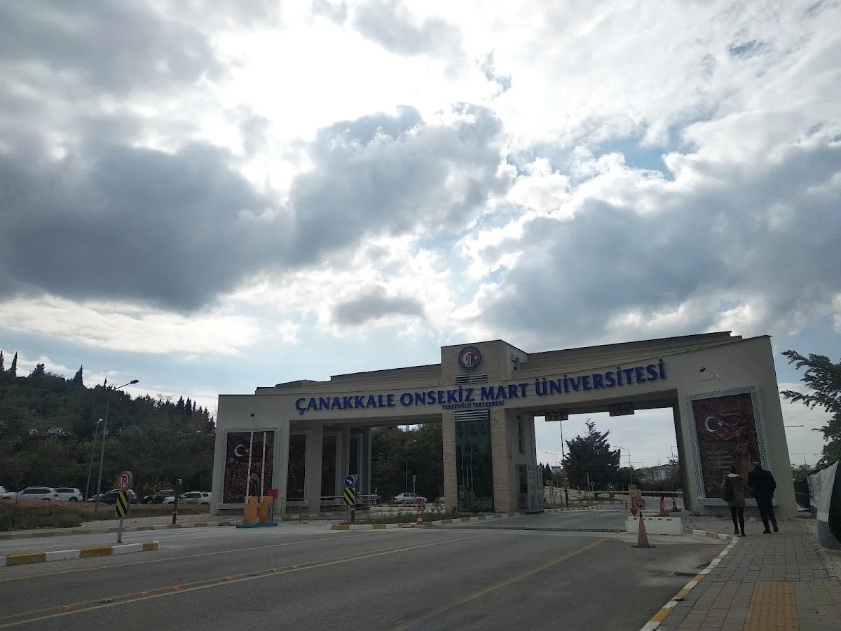 ÇANAKKALE ONSEKİZ MART ÜNİVERSİTESİ Kampüs Fotoğrafı