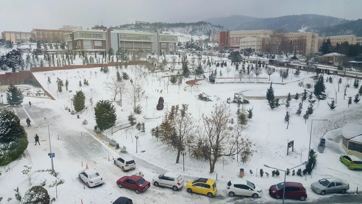 ÇANAKKALE ONSEKİZ MART ÜNİVERSİTESİ Kampüs Fotoğrafı