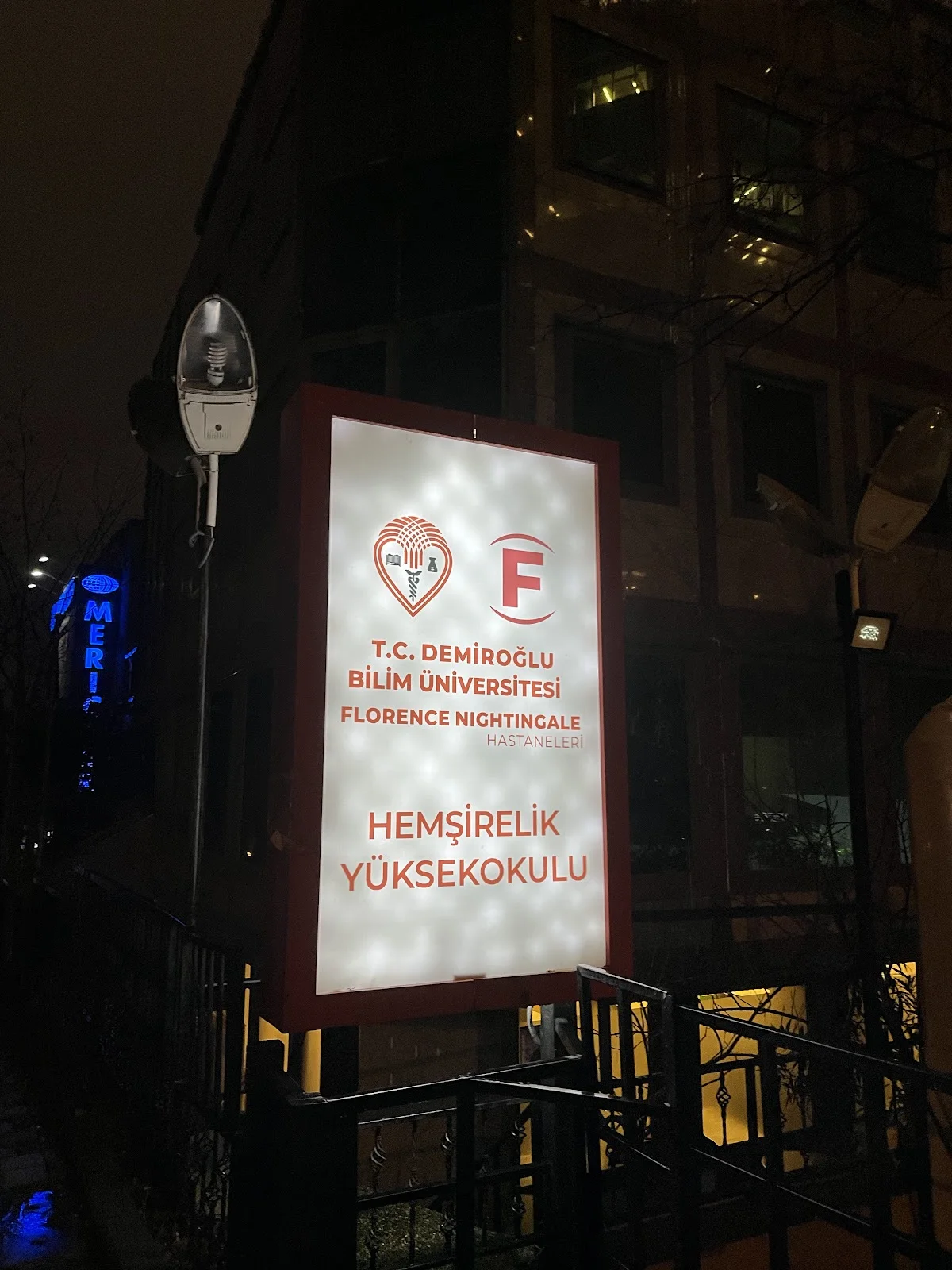 DEMİROĞLU BİLİM ÜNİVERSİTESİ Kampüs Fotoğrafı