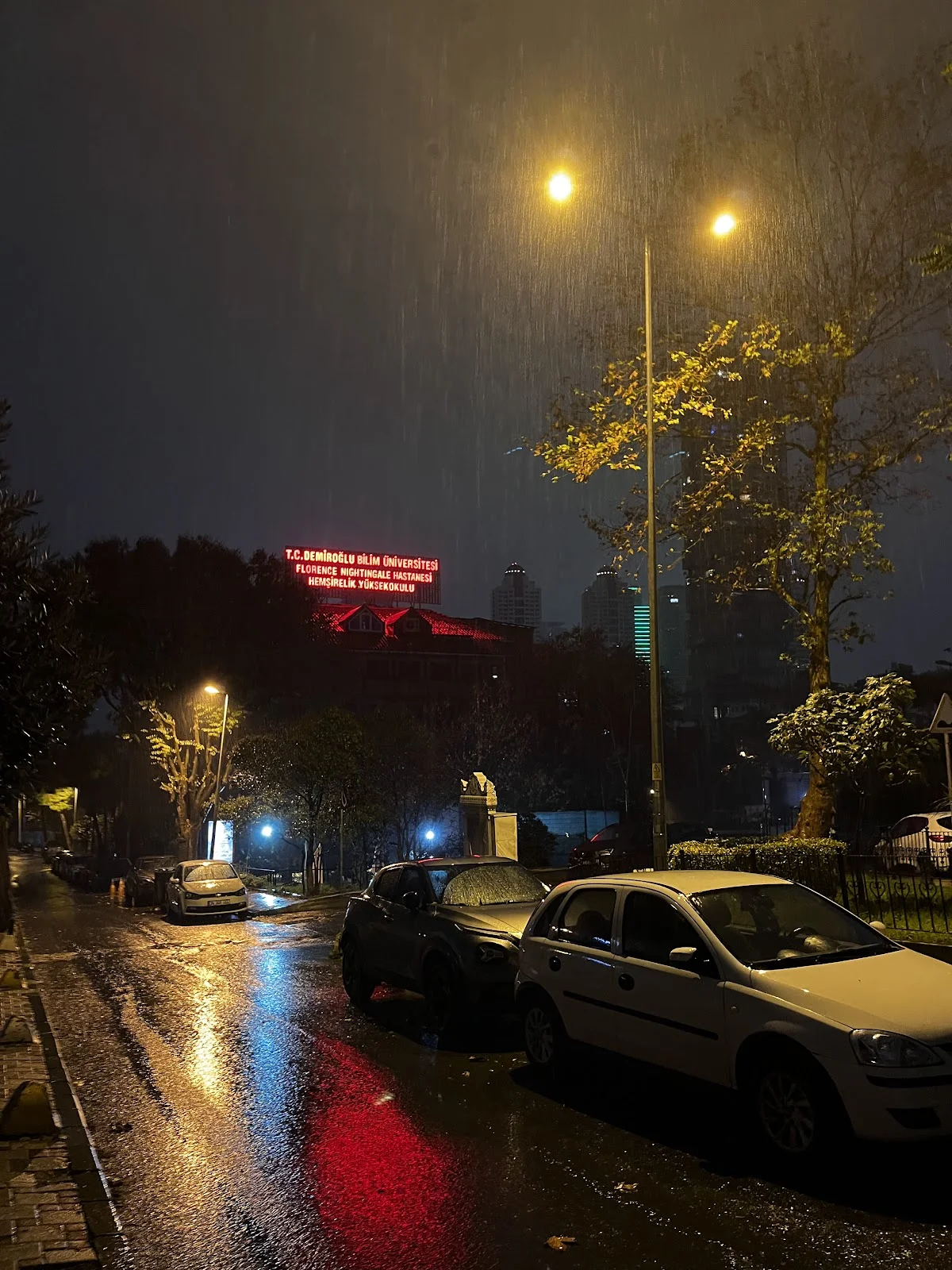 DEMİROĞLU BİLİM ÜNİVERSİTESİ Kampüs Fotoğrafı