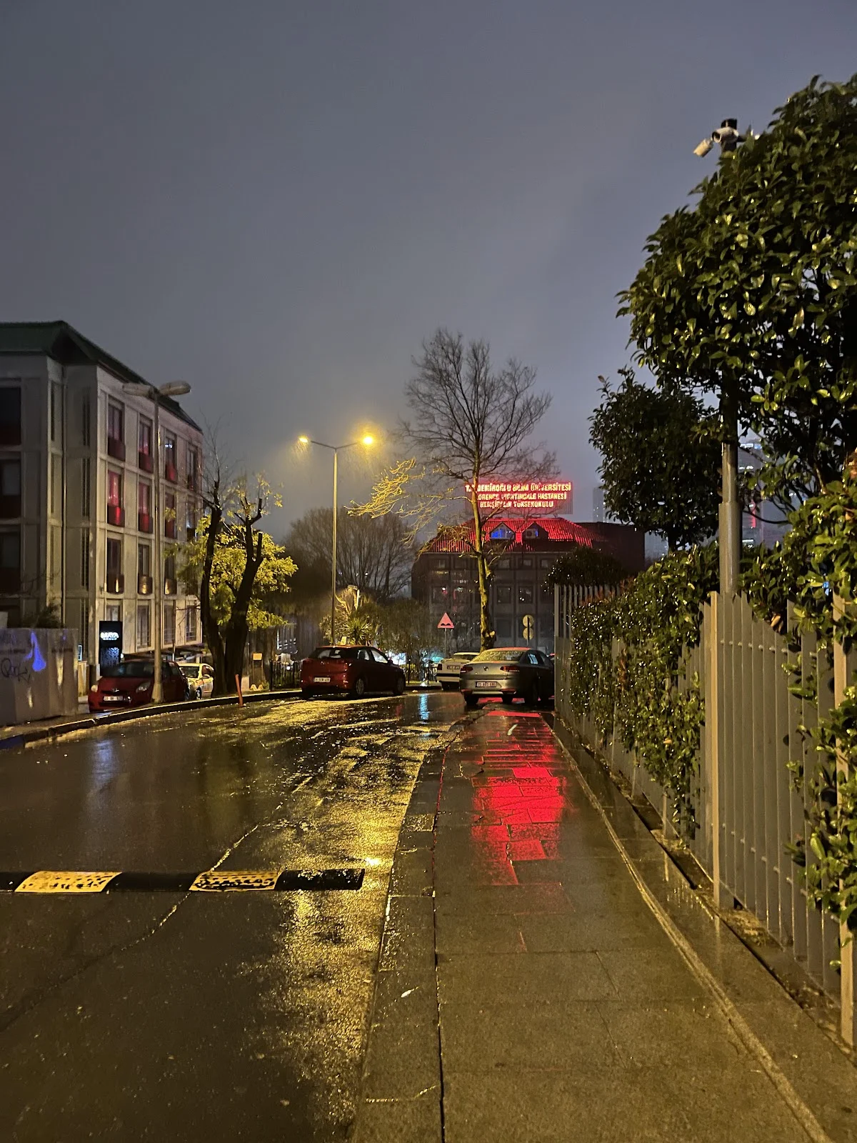 DEMİROĞLU BİLİM ÜNİVERSİTESİ Kampüs Fotoğrafı