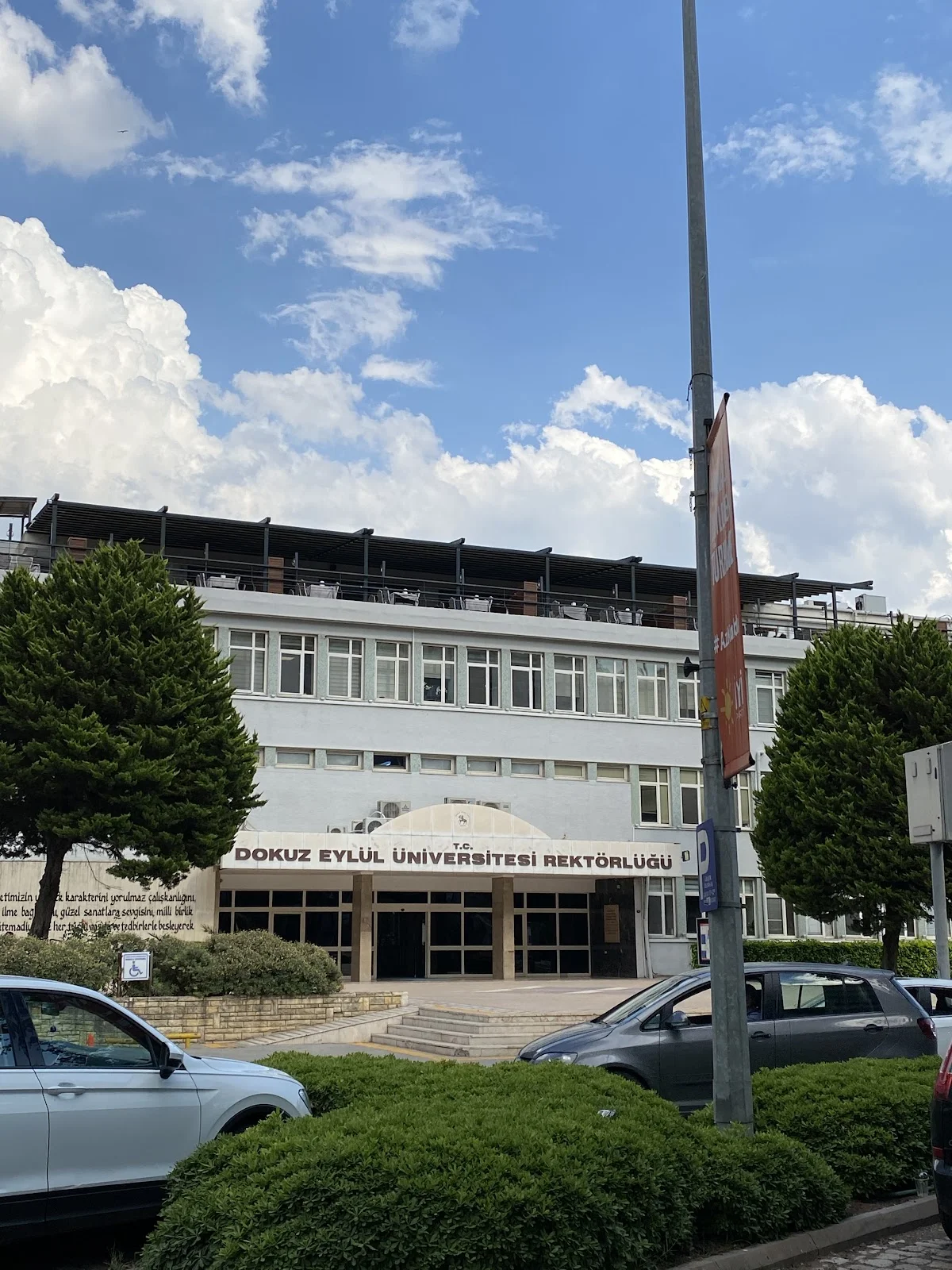 DOKUZ EYLÜL ÜNİVERSİTESİ Kampüs Fotoğrafı