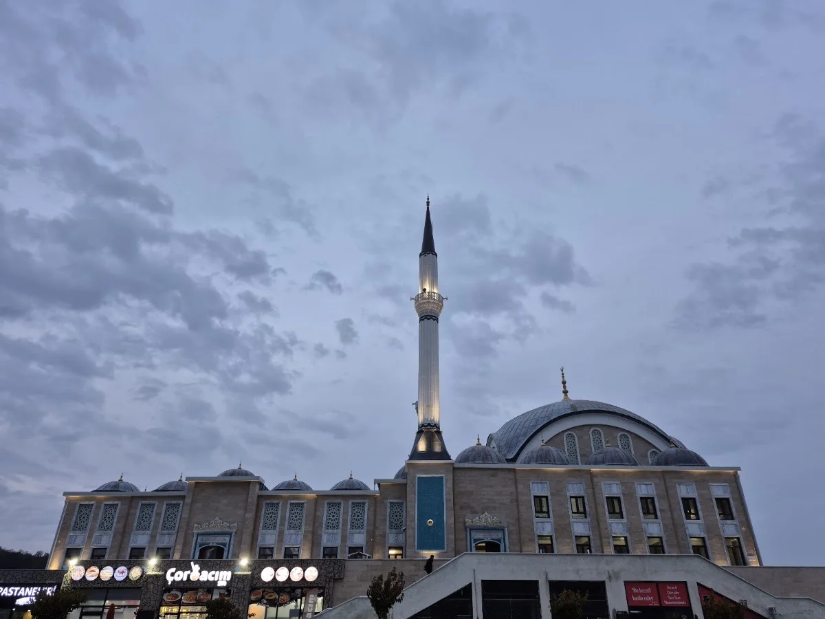 DÜZCE ÜNİVERSİTESİ Kampüs Fotoğrafı