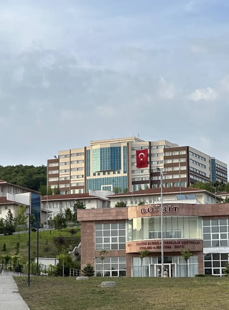 DÜZCE ÜNİVERSİTESİ Kampüs Fotoğrafı