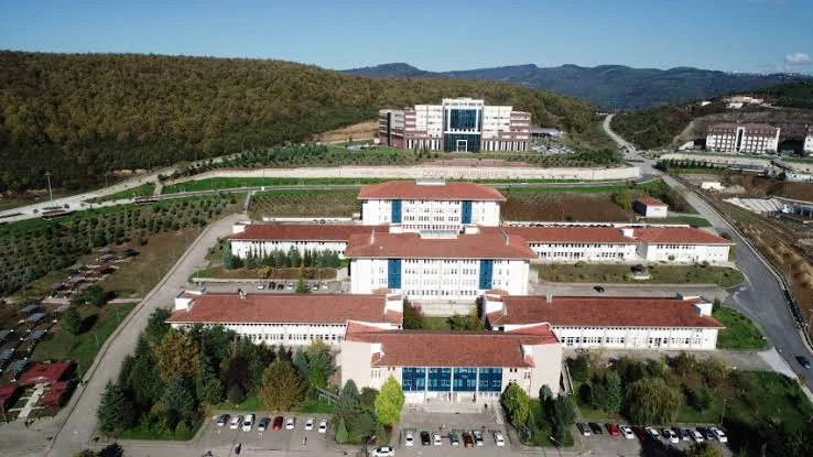 DÜZCE ÜNİVERSİTESİ