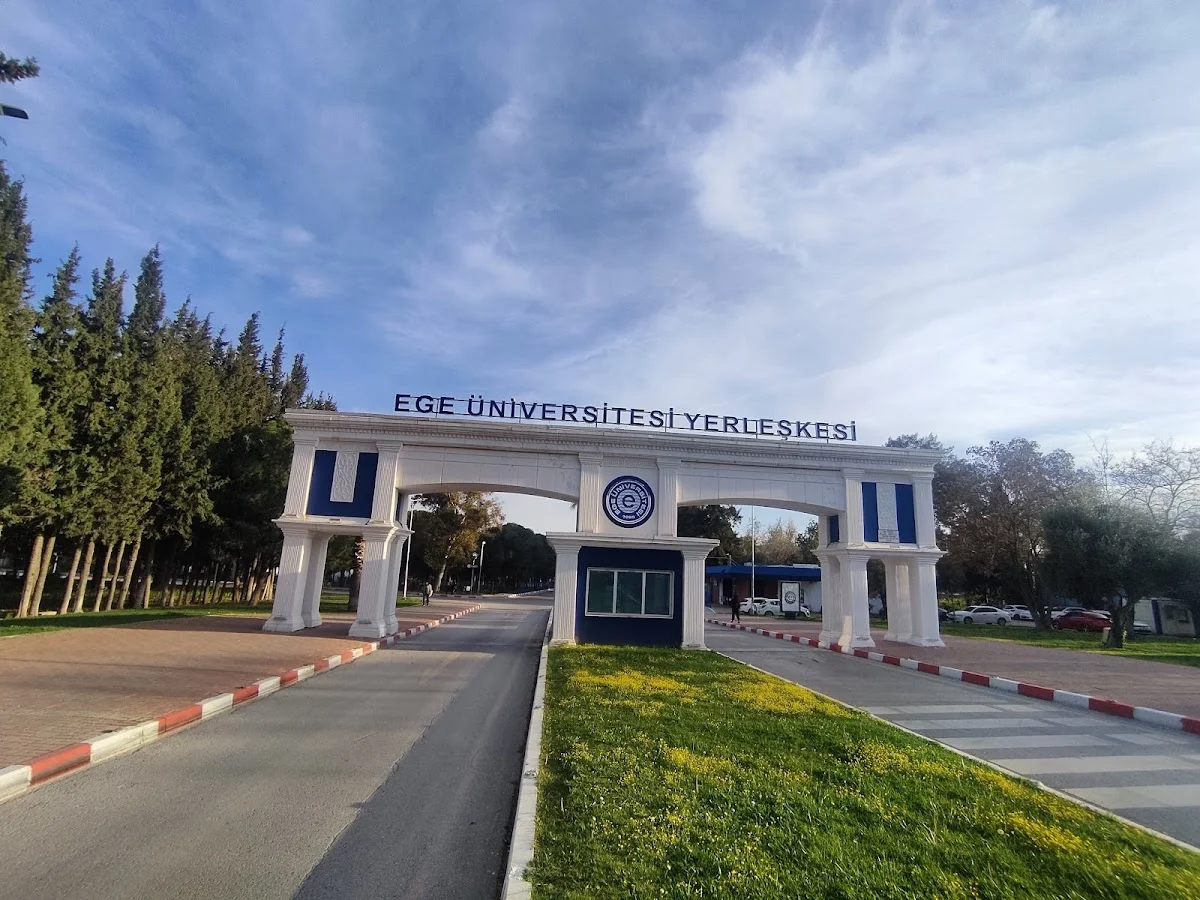EGE ÜNİVERSİTESİ Kampüs Fotoğrafı