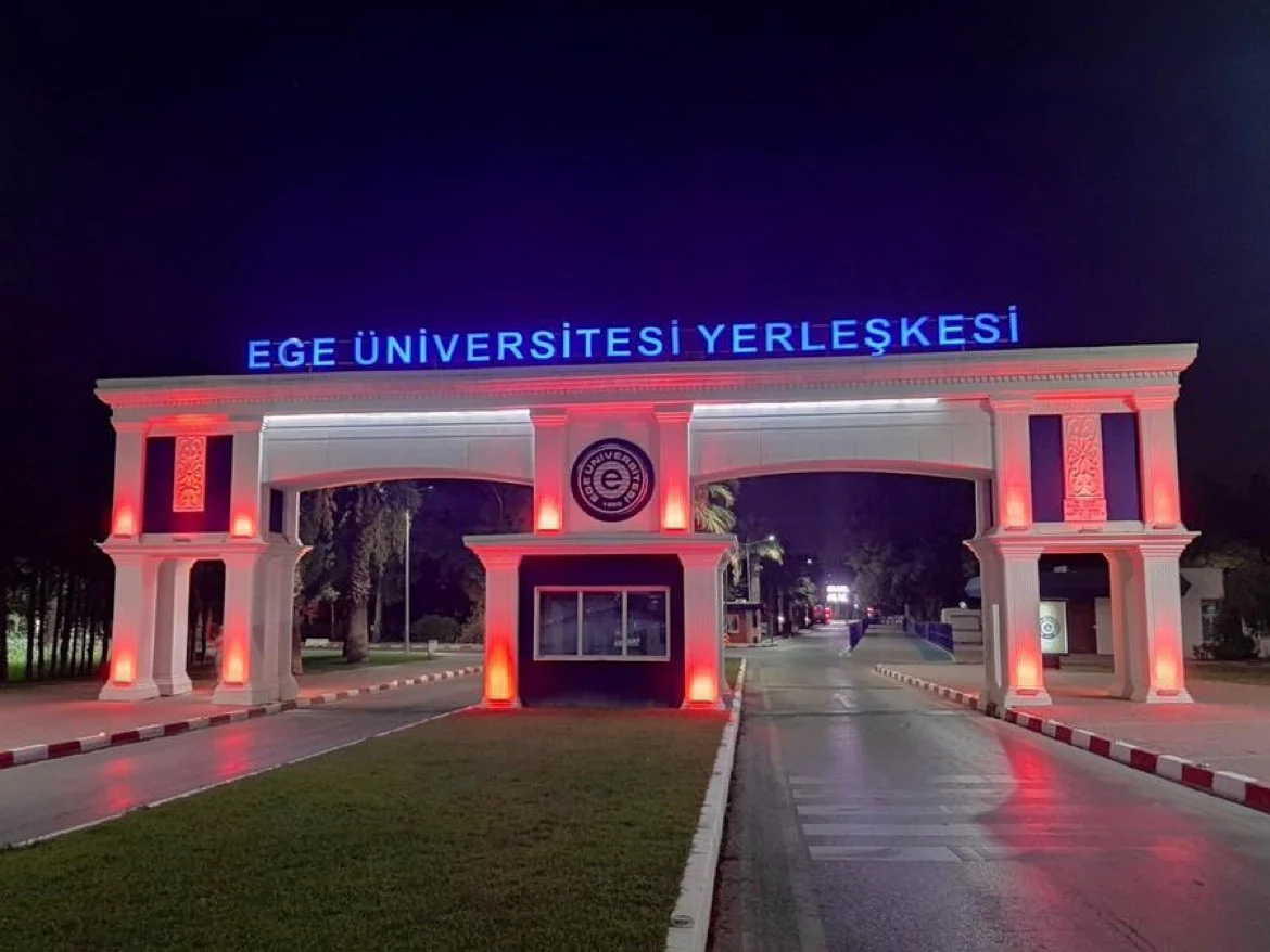 EGE ÜNİVERSİTESİ Kampüs Fotoğrafı