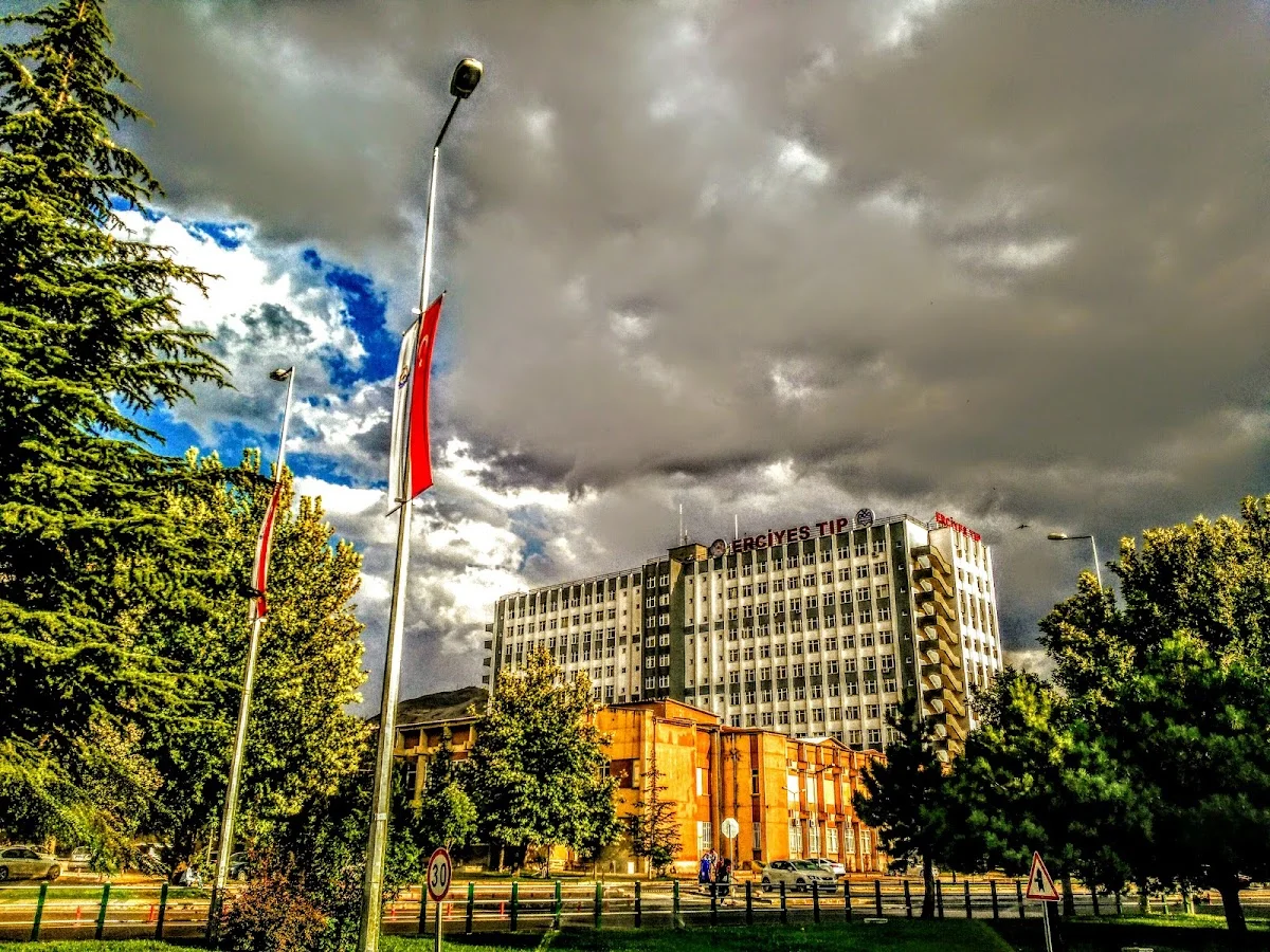 ERCİYES ÜNİVERSİTESİ Kampüs Fotoğrafı