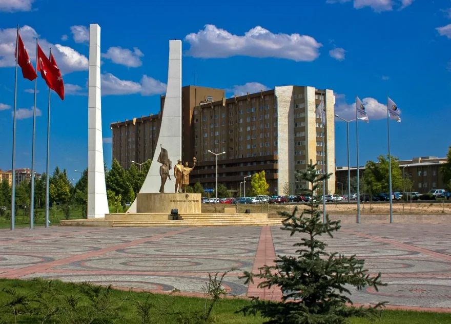 ESKİŞEHİR OSMANGAZİ ÜNİVERSİTESİ Kampüs Fotoğrafı