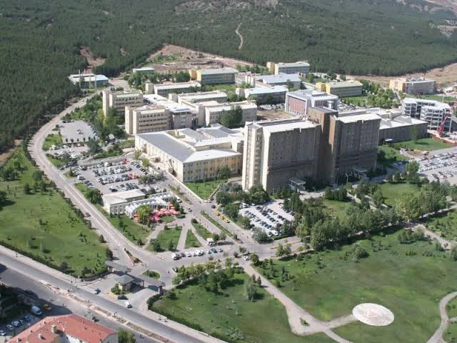 ESKİŞEHİR OSMANGAZİ ÜNİVERSİTESİ Kampüs Fotoğrafı