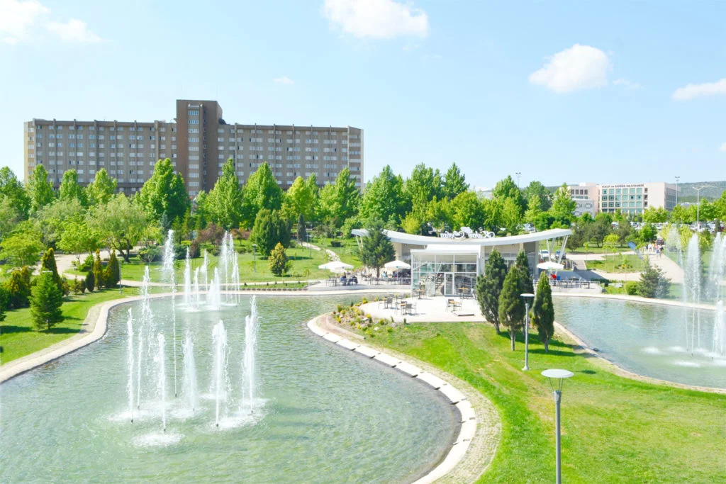 ESKİŞEHİR OSMANGAZİ ÜNİVERSİTESİ Kampüs Fotoğrafı