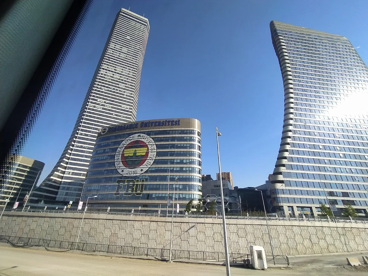 FENERBAHÇE ÜNİVERSİTESİ Kampüs Fotoğrafı