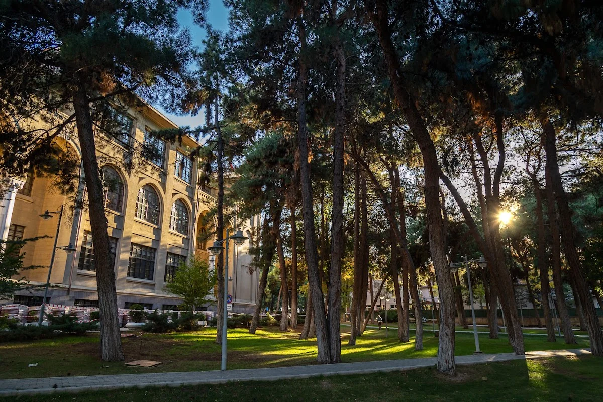 GAZİ ÜNİVERSİTESİ Kampüs Fotoğrafı