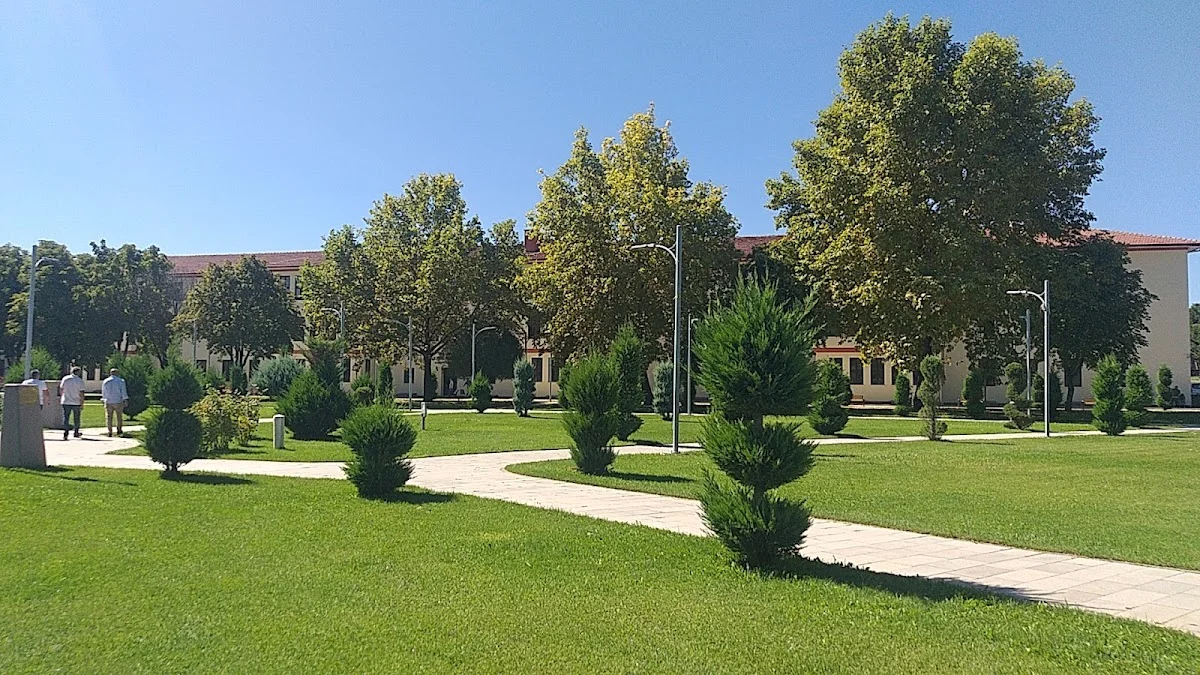 GAZİ ÜNİVERSİTESİ Kampüs Fotoğrafı