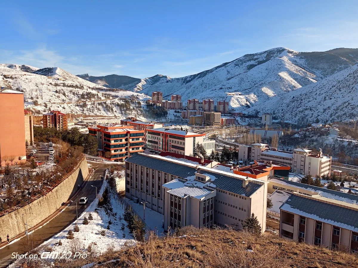 GÜMÜŞHANE ÜNİVERSİTESİ Kampüs Fotoğrafı