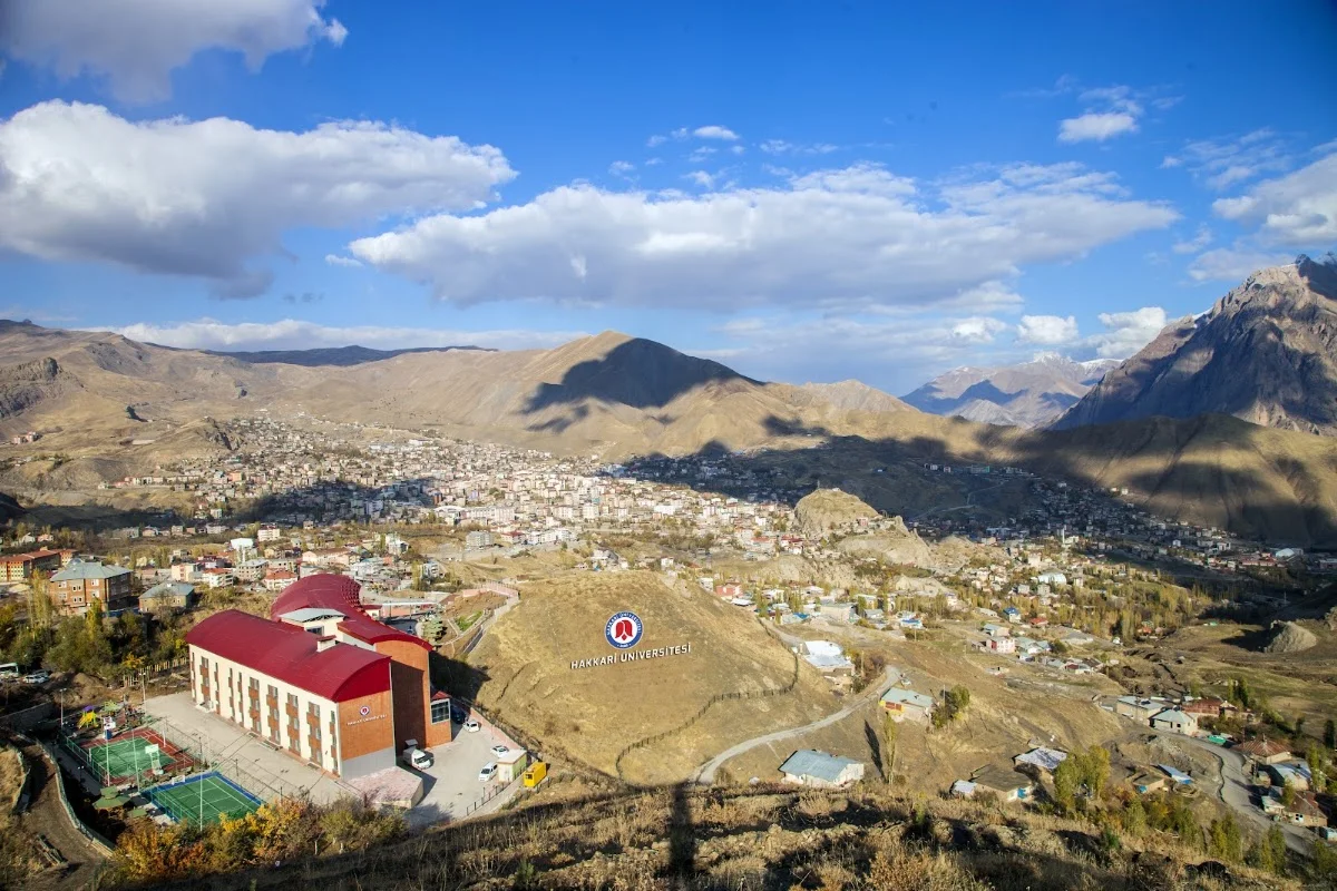 HAKKARİ ÜNİVERSİTESİ Kampüs Fotoğrafı