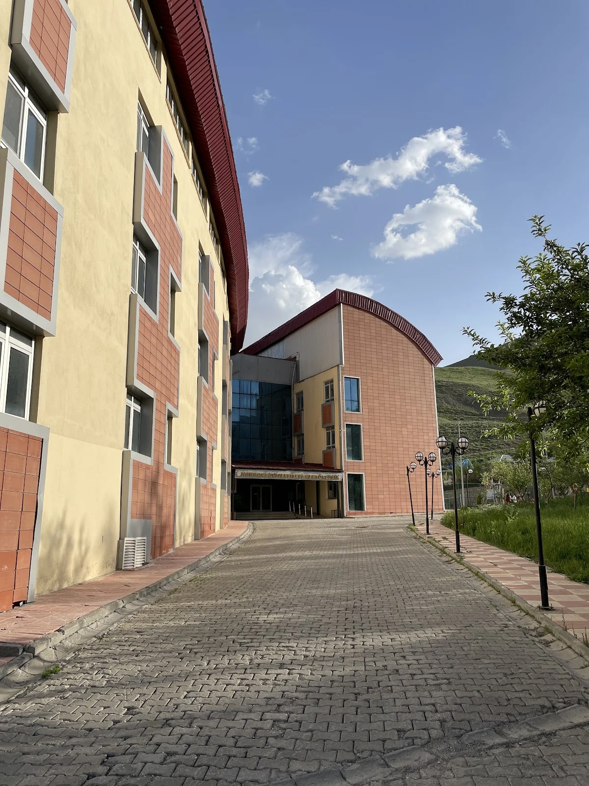 HAKKARİ ÜNİVERSİTESİ Kampüs Fotoğrafı
