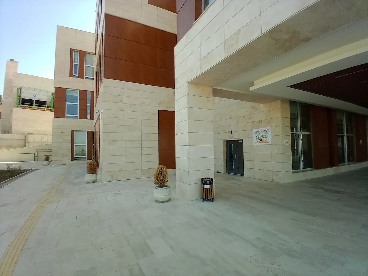HİTİT ÜNİVERSİTESİ Kampüs Fotoğrafı