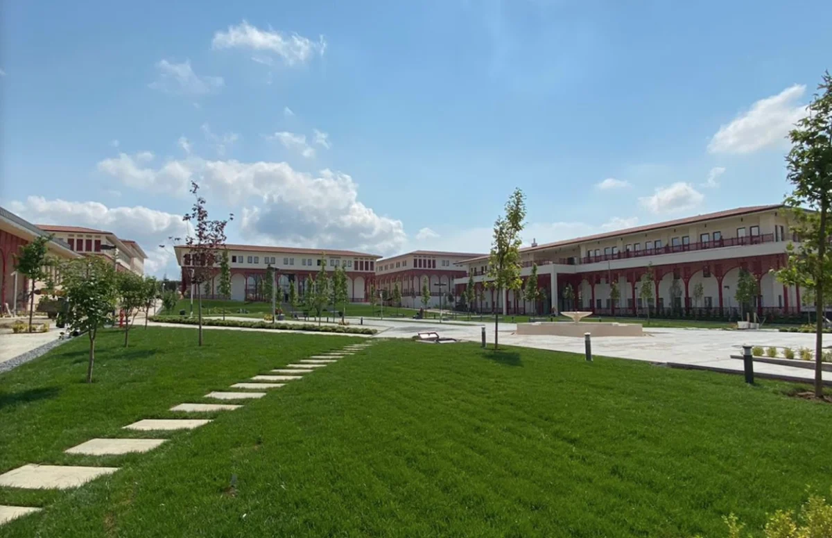İBN HALDUN ÜNİVERSİTESİ