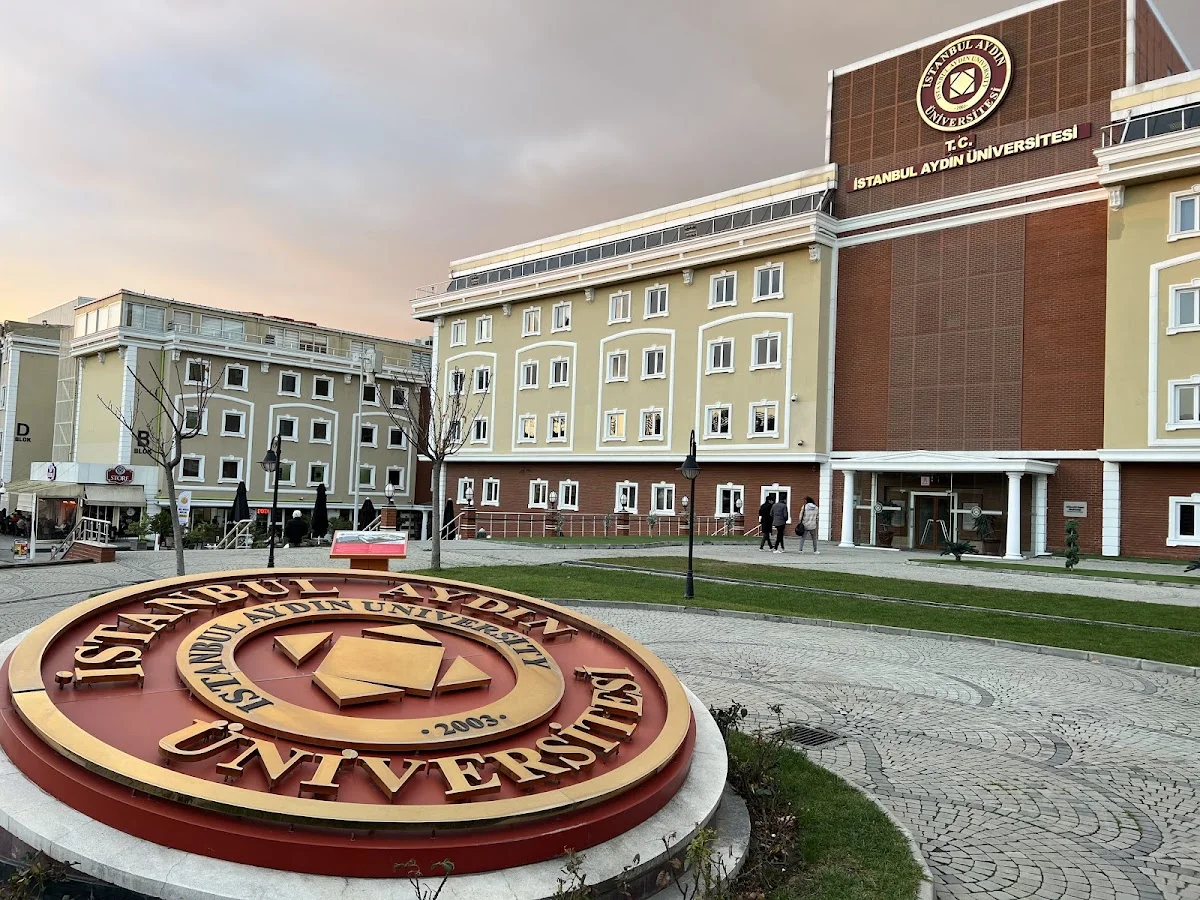 İSTANBUL AYDIN ÜNİVERSİTESİ