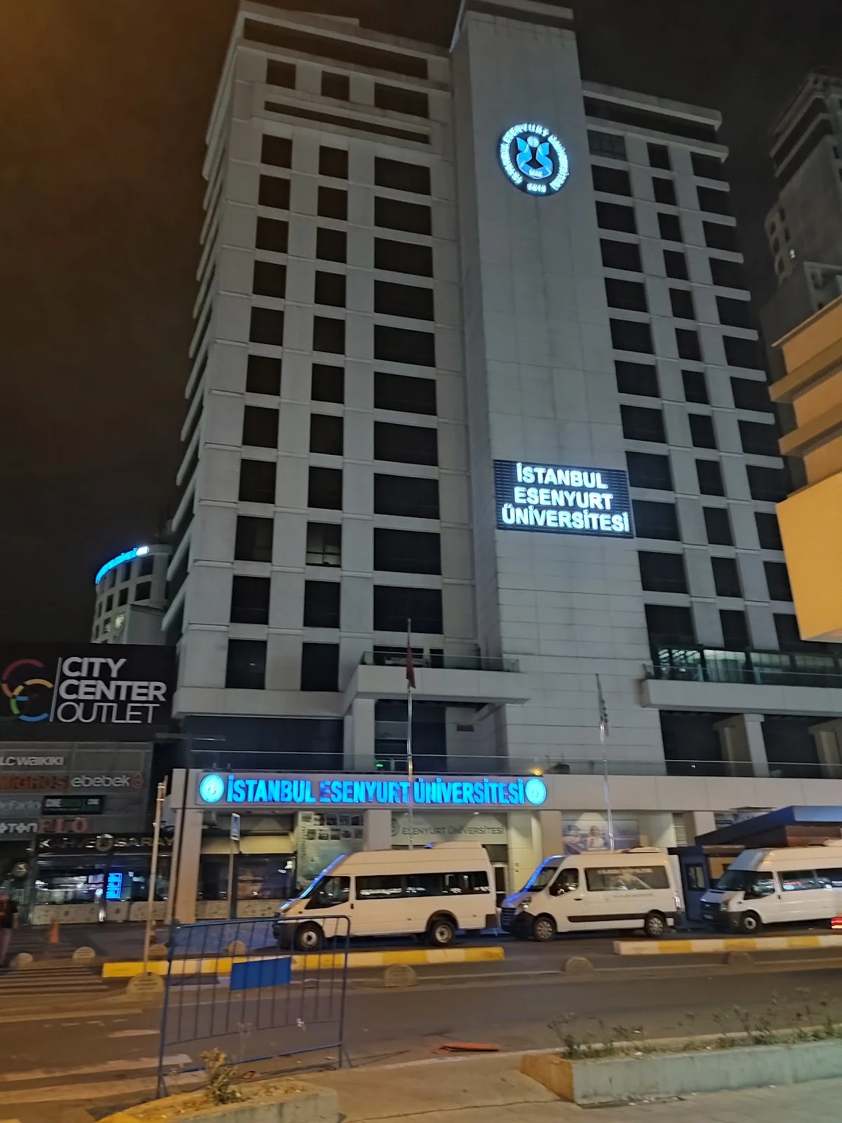İSTANBUL ESENYURT ÜNİVERSİTESİ