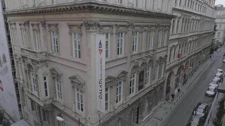 İSTANBUL GALATA ÜNİVERSİTESİ Kampüs Fotoğrafı