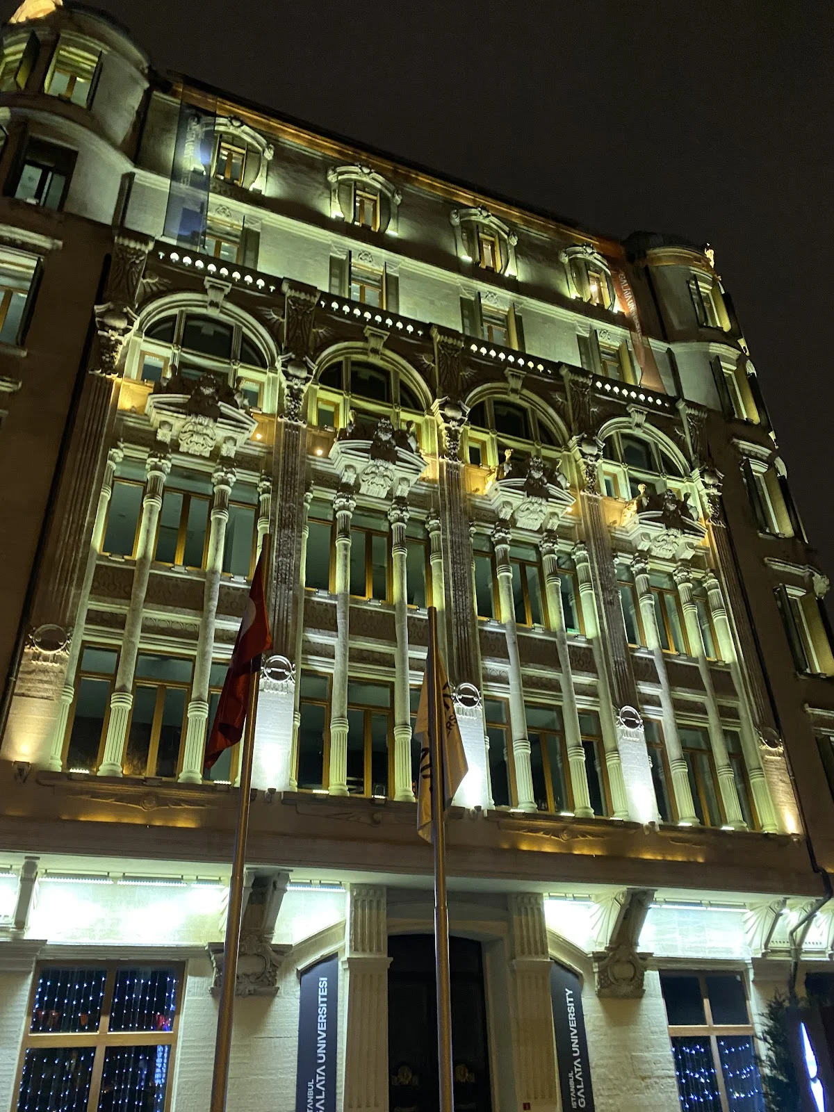 İSTANBUL GALATA ÜNİVERSİTESİ Kampüs Fotoğrafı