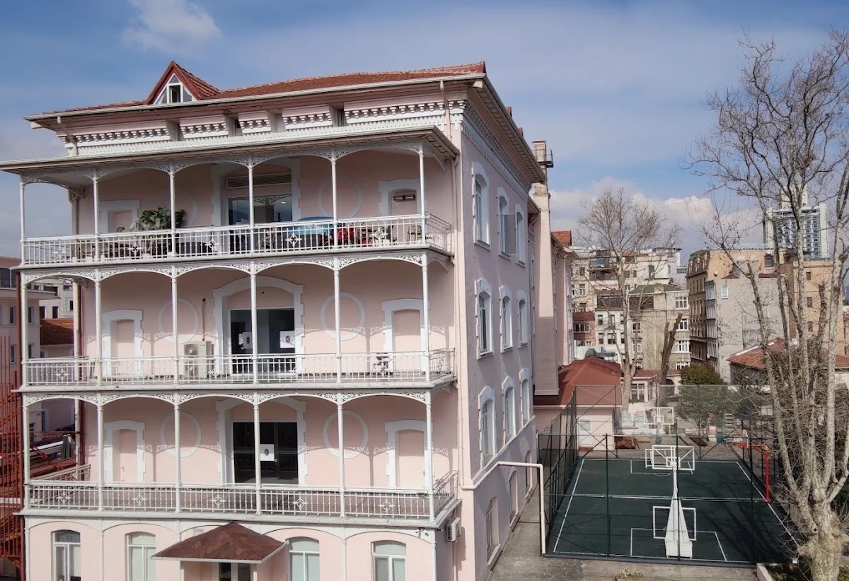 İSTANBUL KENT ÜNİVERSİTESİ Kampüs Fotoğrafı