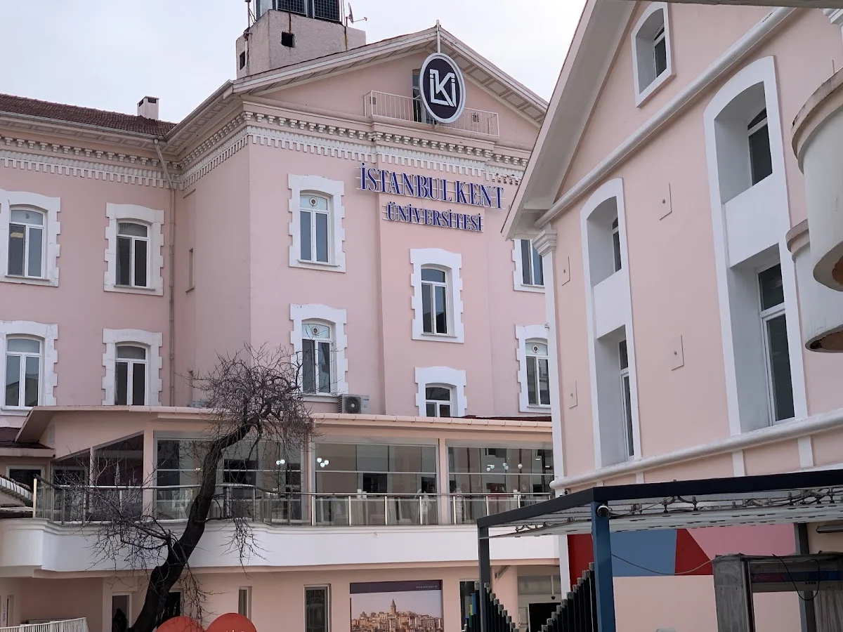 İSTANBUL KENT ÜNİVERSİTESİ