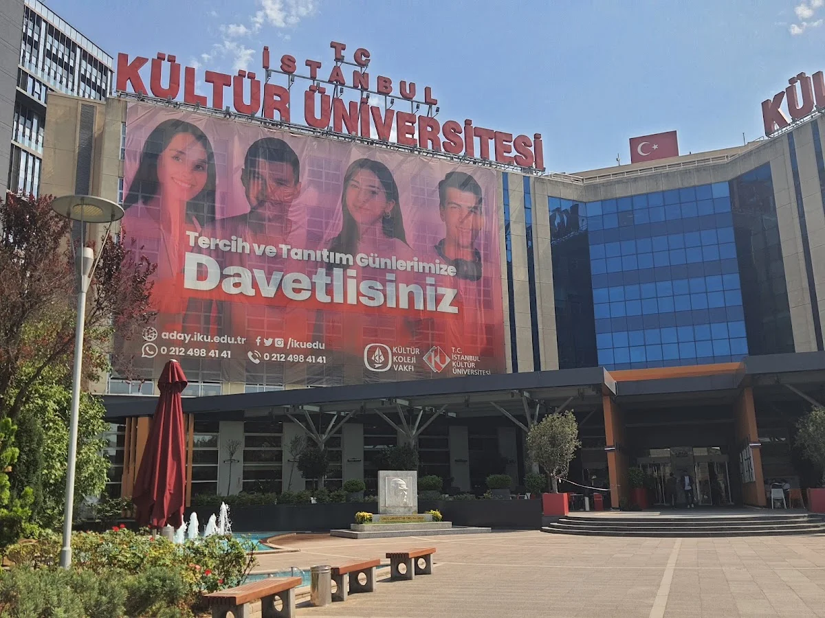 İSTANBUL KÜLTÜR ÜNİVERSİTESİ Kampüs Fotoğrafı